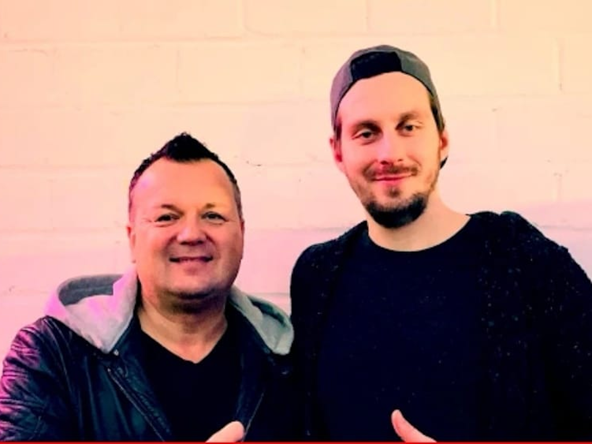 Sascha Müller und Florian Hempel schauen in die Kamera