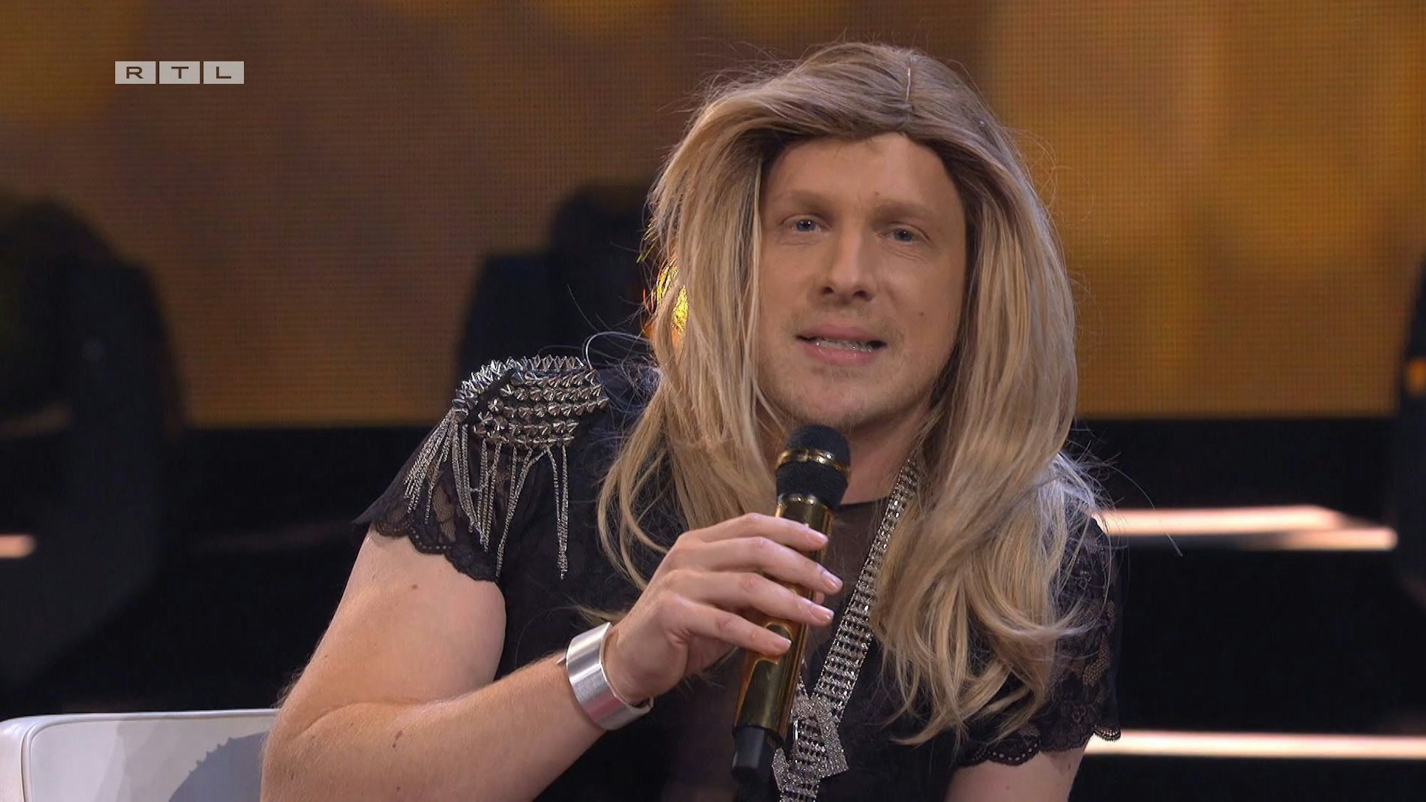 Oliver Pocher veralbert Helene Fischer in RTL-Jahresrückblick 2021
