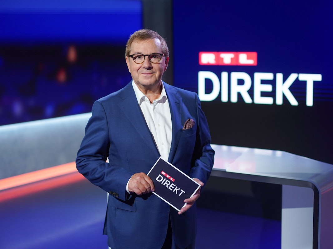 Der Moderator Jan Hofer steht im Studio der Nachrichtensendung «RTL Direkt». Seit dem 16. August 2021 ist er bei RTL auf Sendung.