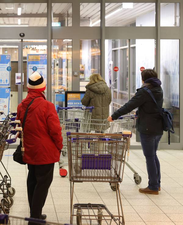 Rückruf bei Aldi: Ein beliebtes Getränk kann gefährlich werden. Unser Symbolbild entstand 2021 in Wentdorf.