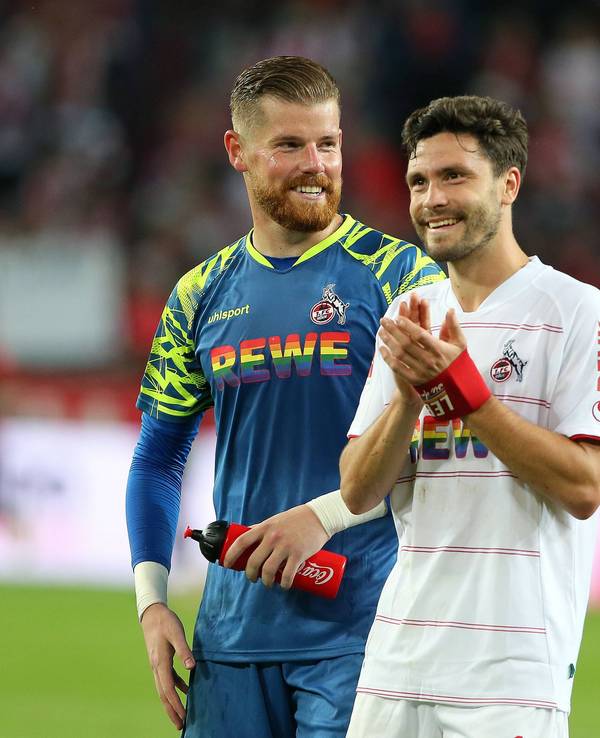 Timo Horn und Jonas Hector mit strahlenden Gesichtern.
