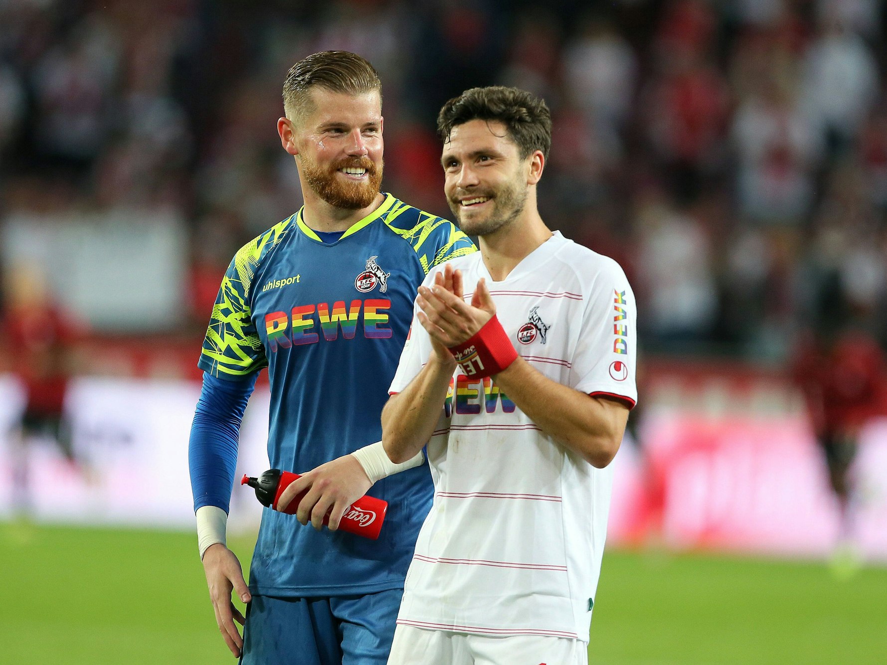 Timo Horn und Jonas Hector mit strahlenden Gesichtern.