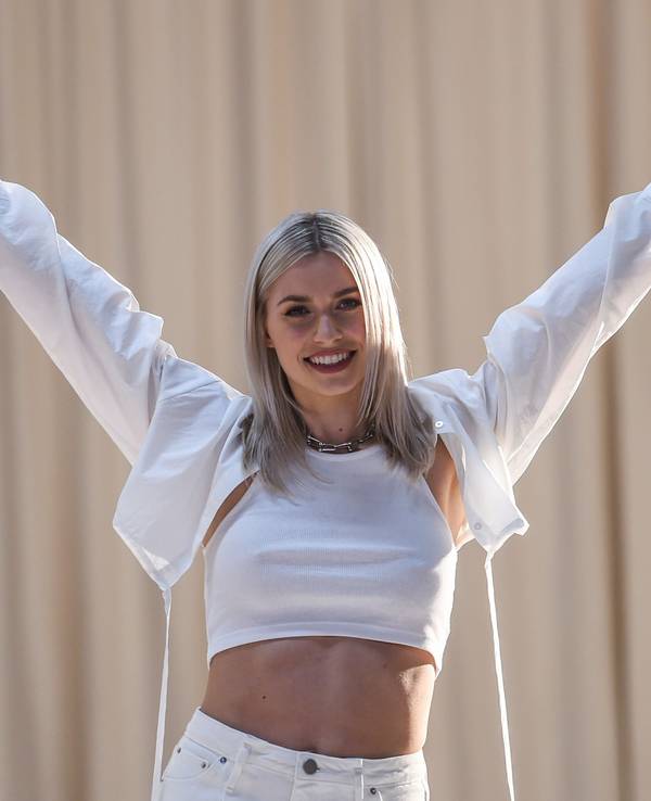 Lena Gercke nach ihrer Show von LeGer bei der About You Fashion Week im Kraftwerk Berlin. Das Bild wurde im Januar 2021 aufgenommen.