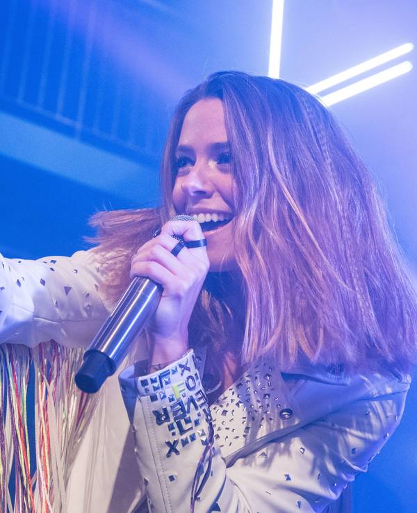 Vanessa Mai, Sängerin, tritt im Gruenspan im Rahmen ihrer Teaser Show-Tour für ihr neues Album "Für immer" auf. Das Bild entstand im November 2019.