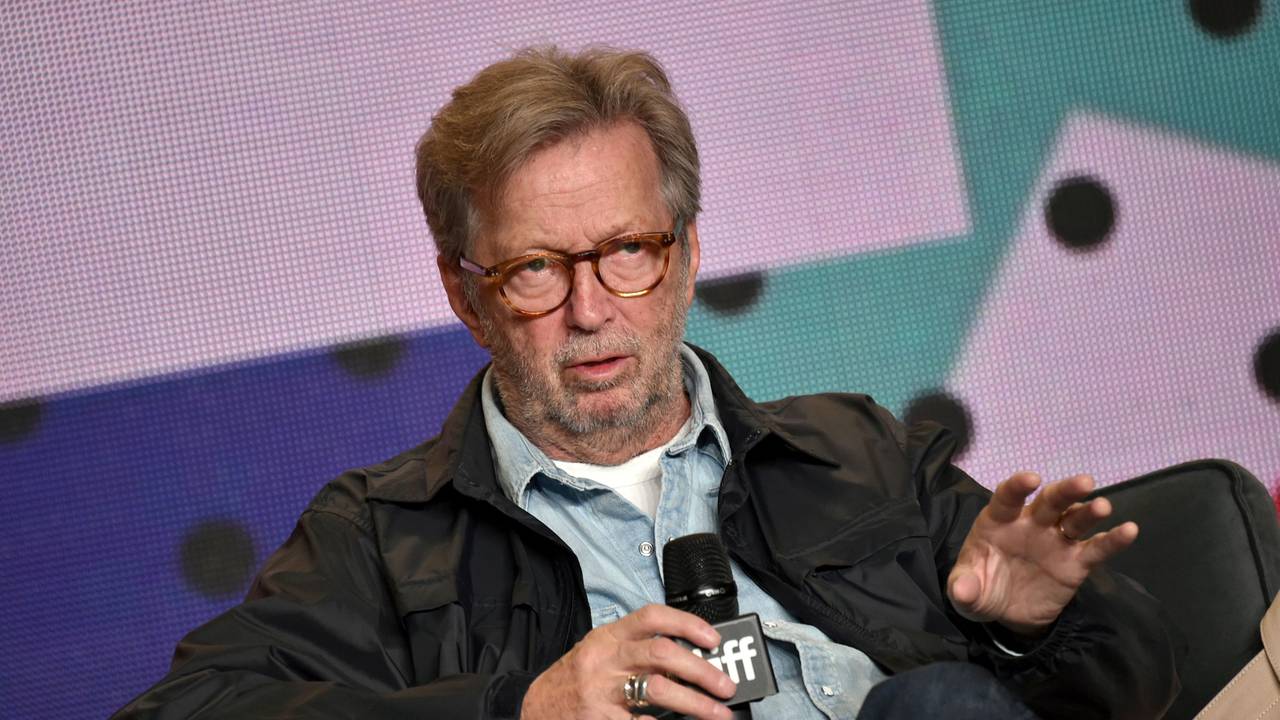 Der Musiker und Sänger Eric Clapton spricht am 11.09.2017 in Toronto bei einer Pressekonferenz für seinen Film „Eric Clapton: Life in 12 Bars“, der beim 42. Filmfestival in Toronto gezeigt wird.