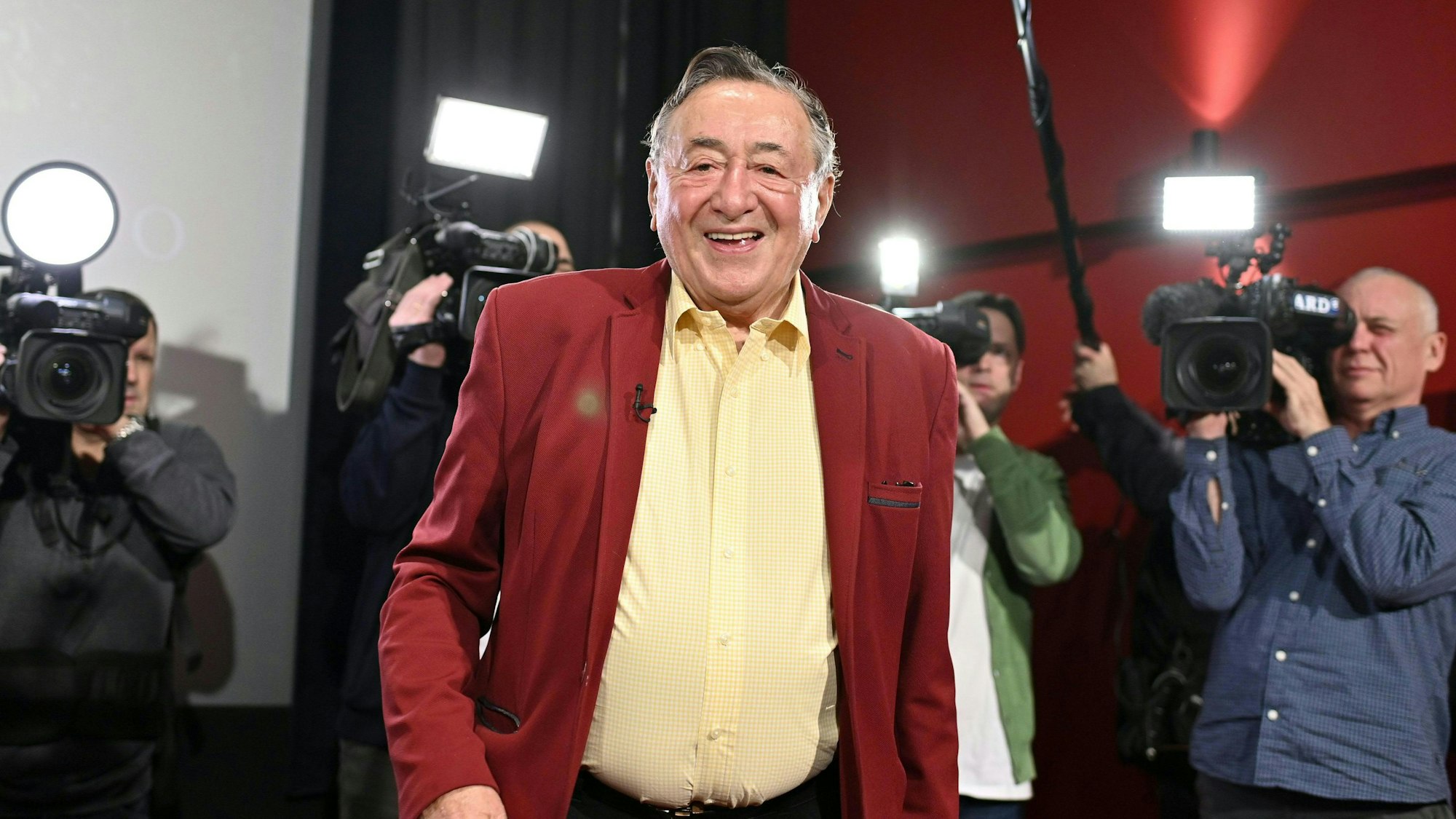 Der österreichische Unternehmer Richard „Mörtel“ Lugner kommt zur Pressekonferenz zur Bekanntgabe des Ballgasts für den Wiener Opernball 2020.