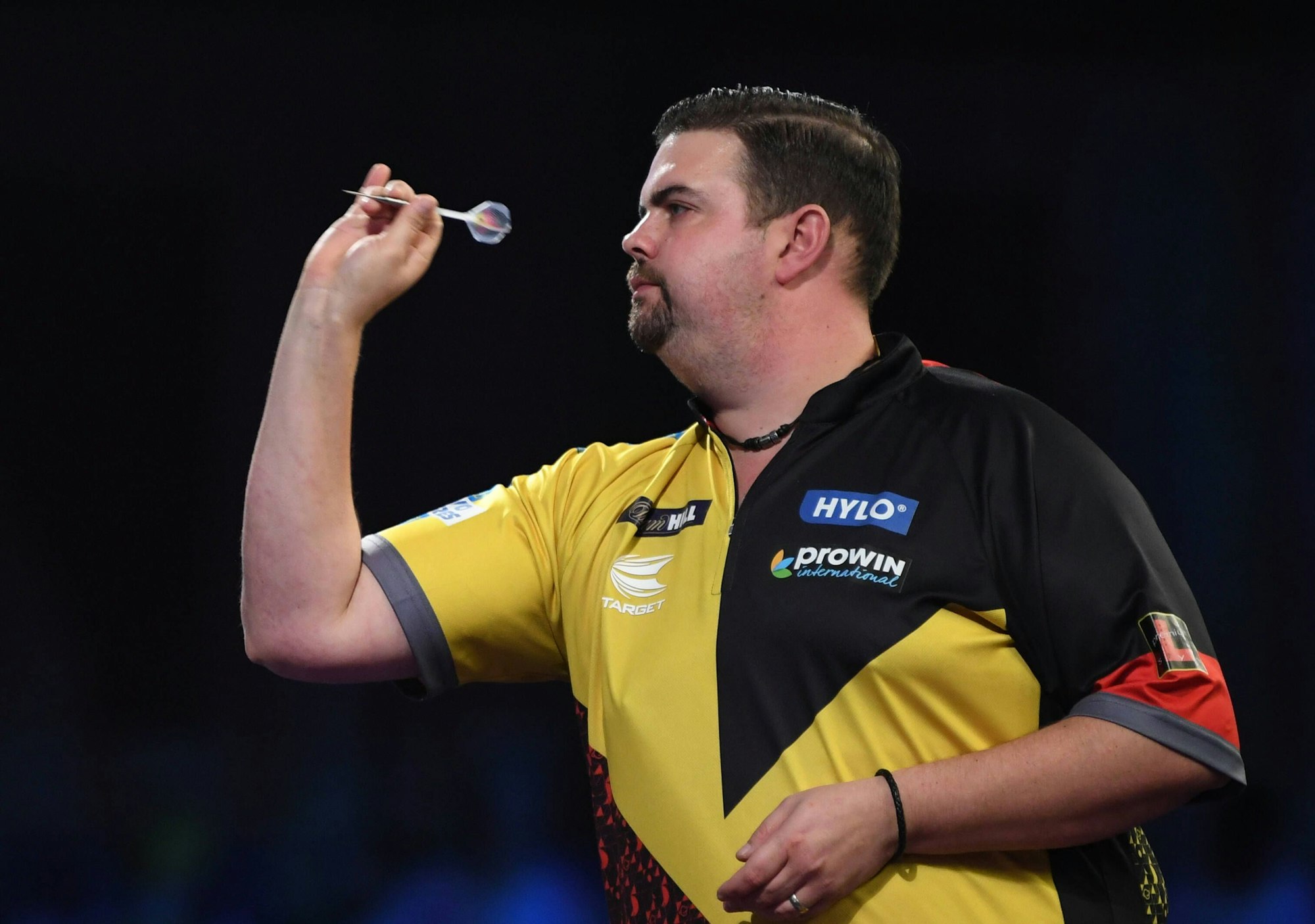 Gabriel Clemens wirft seine Pfeile.