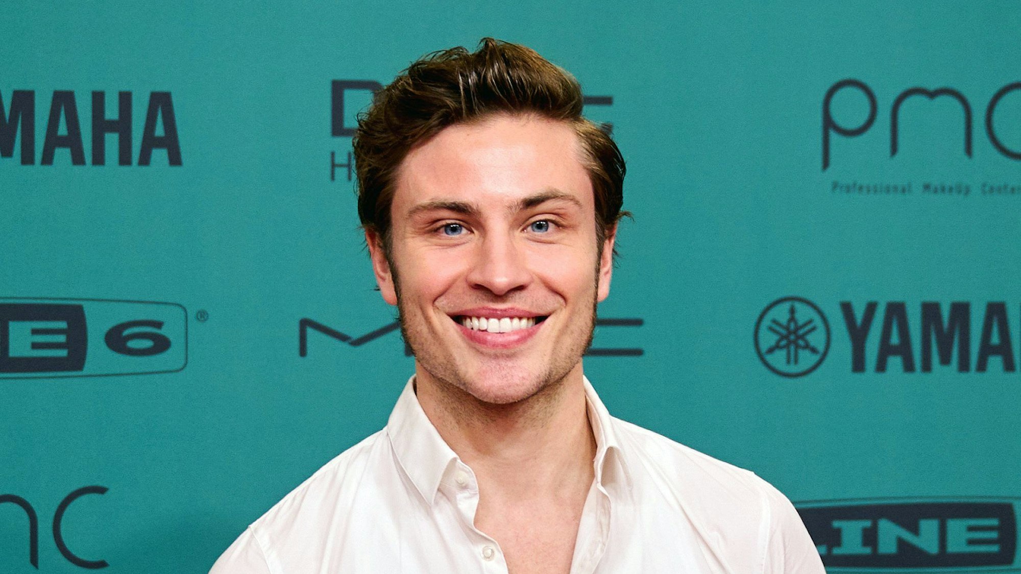 Jannik Schümann bei der Premiere des Musicals „Ku'damm 56“ am 28.11.2021 in Berlin