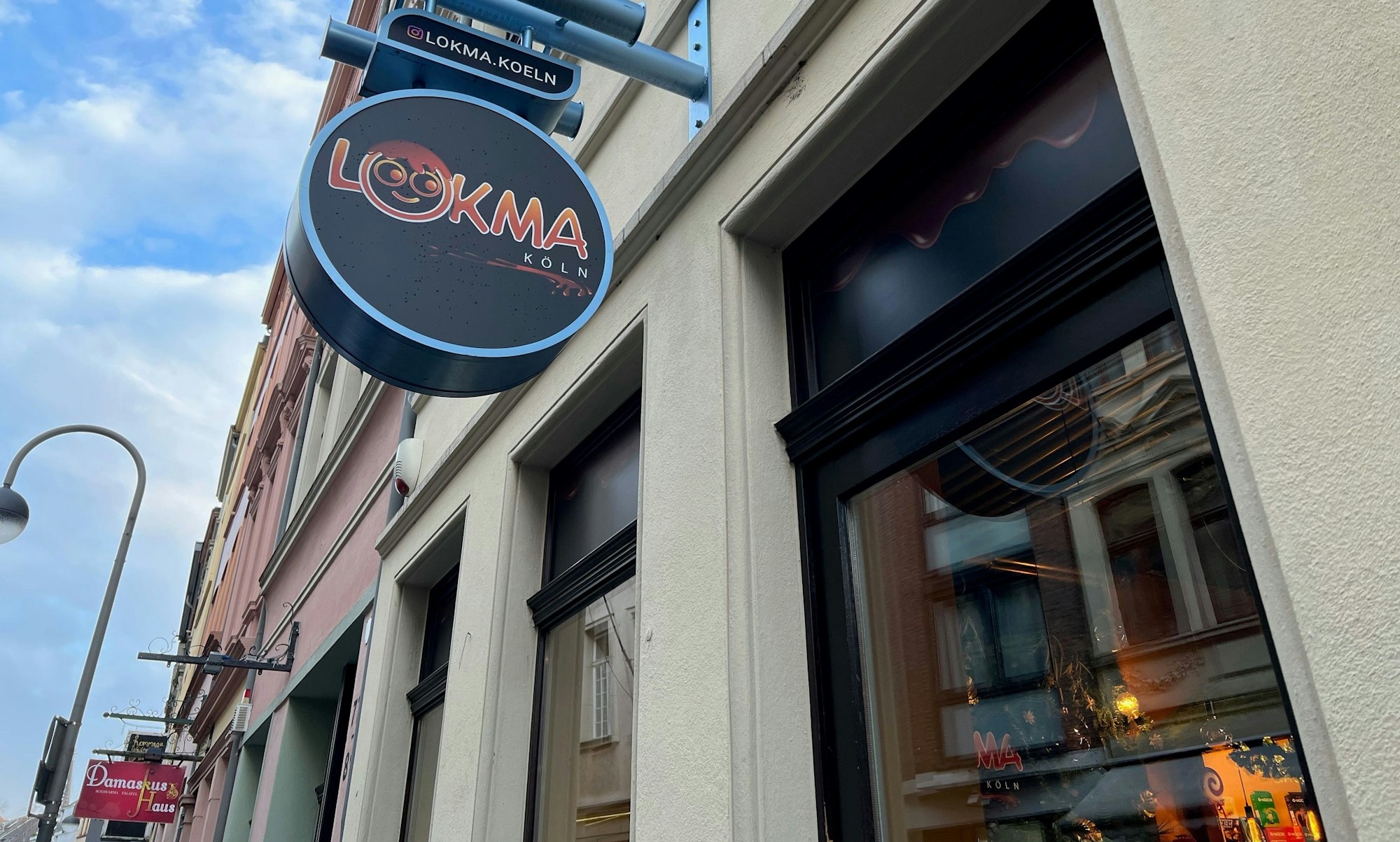 Vorderansicht des Lokals