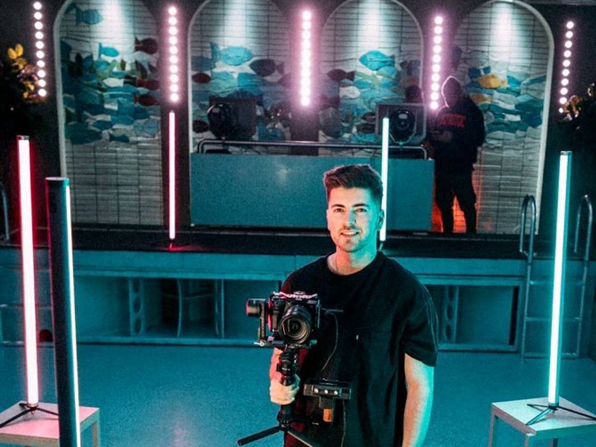TikTok-Star Chris Koch während eines Video-Drehs.