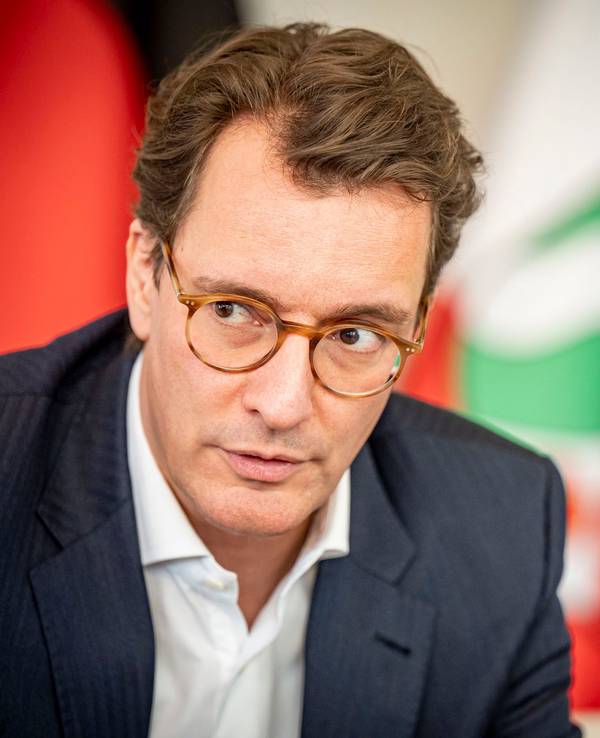 Hendrik Wüst (CDU), Ministerpräsident von Nordrhein-Westfalen, während eines Interviews