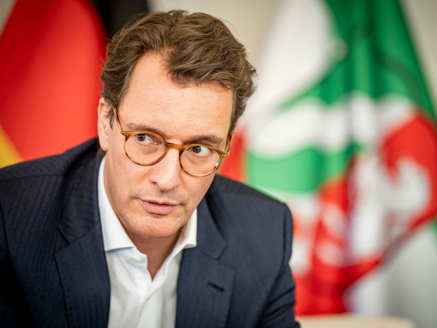 Hendrik Wüst (CDU), Ministerpräsident von Nordrhein-Westfalen, während eines Interviews