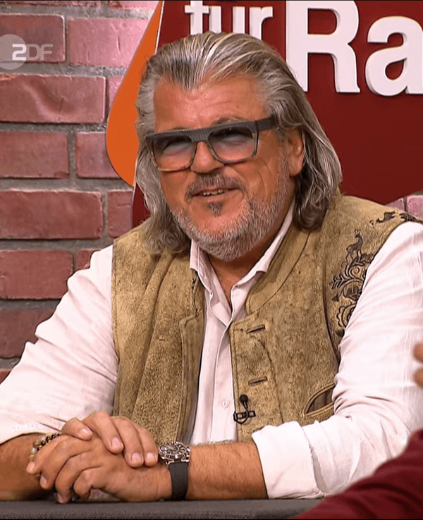 „Bares für Rares“-Händler Roman Runkel in der Ausgabe der ZDF-Trödelshow vom 29. Dezember 2021.