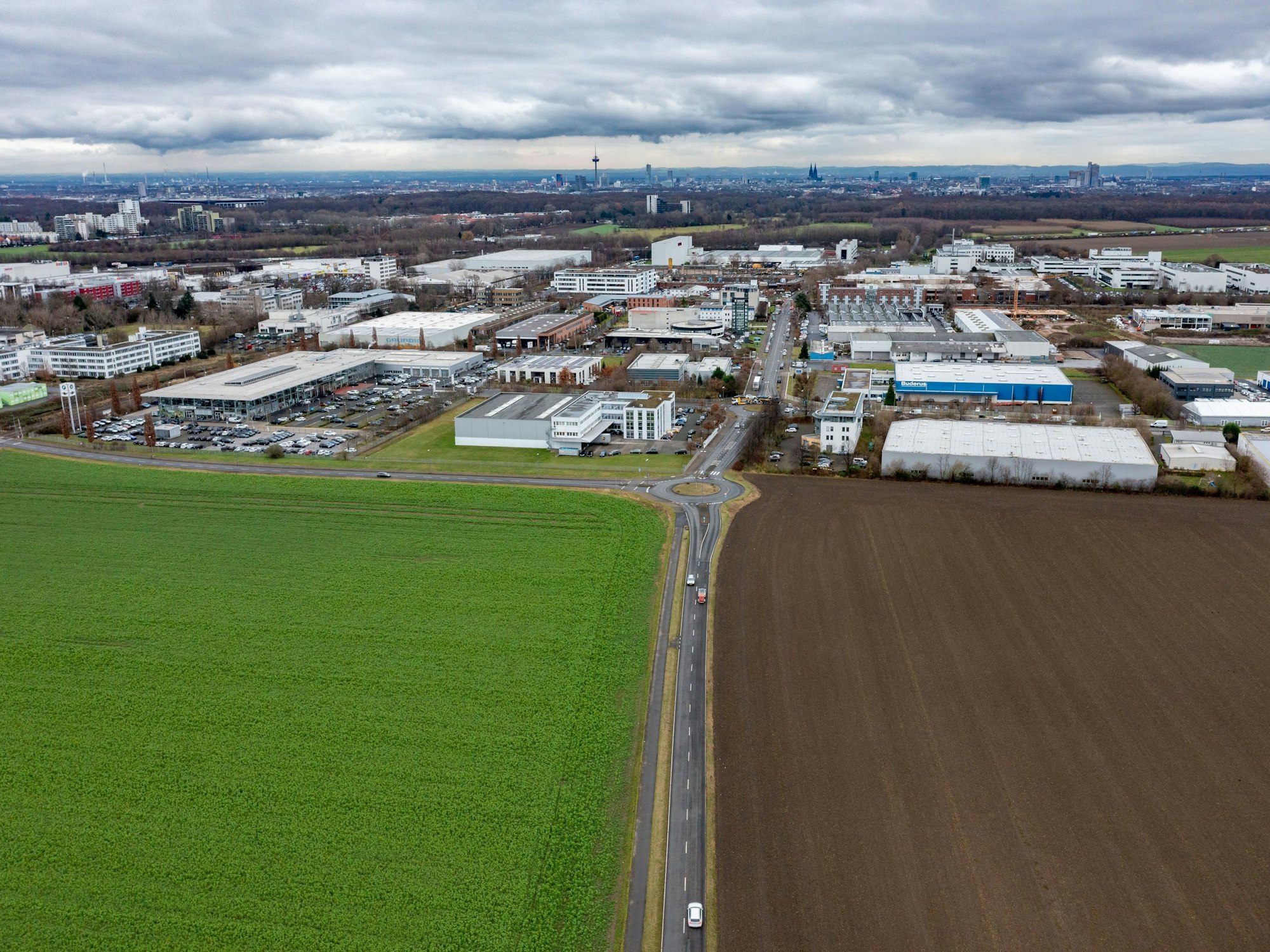 Die Toyota-Allee in Marsdorf von oben.