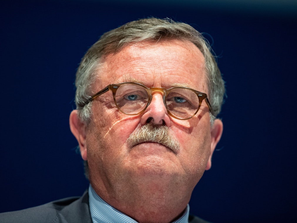 Weltärzte-Chef Frank Ulrich Montgomery (hier auf einer Aufnahme vom 19. Mai 2019) hält die fehlenden Zahlen zur Entwicklung der Corona-Pandemie für „mehr als peinlich“.