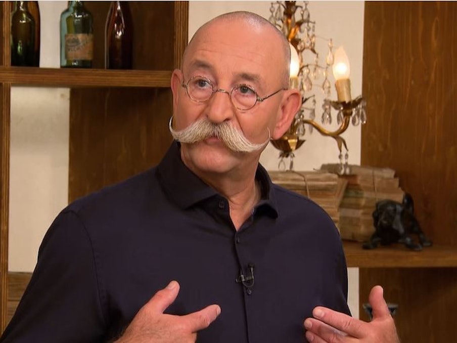 Horst Lichter bei „Bares für Rares“ vom 30. Dezember 2021.