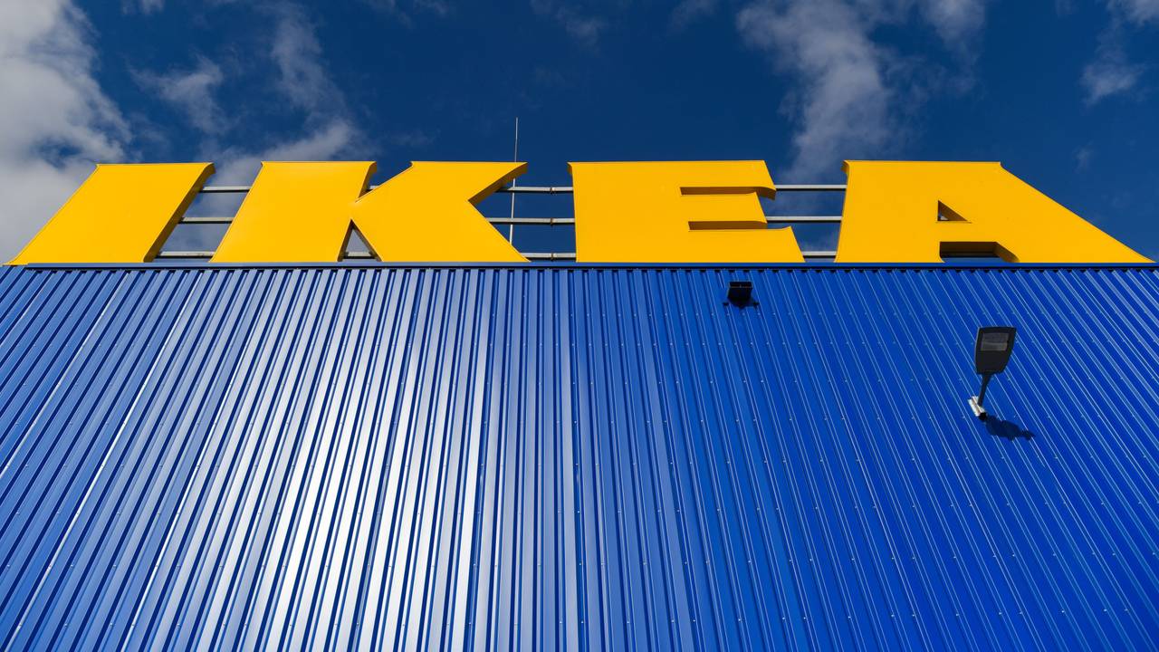 Ikea-Kunden müssen sich auf deutlich höhere Preise einstellen. Hier ein Symbolfoto von einem Einrichtungshaus in Brandenburg 2020.