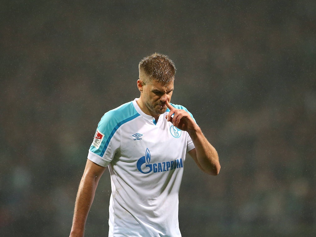 Simon Terodde (Schalke 04) reagiert enttäuscht.