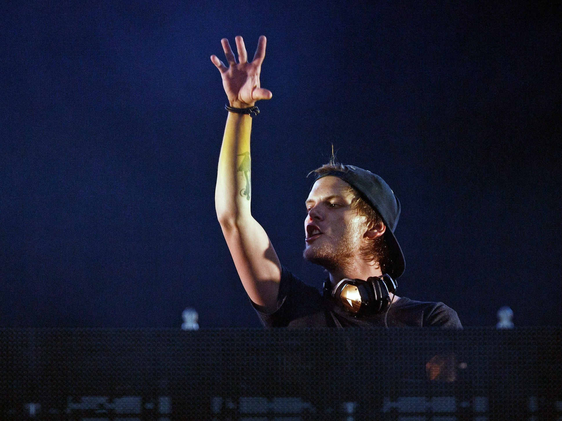 Avicii (hier 2015 in Finnland) starb mit nur 28 Jahren.