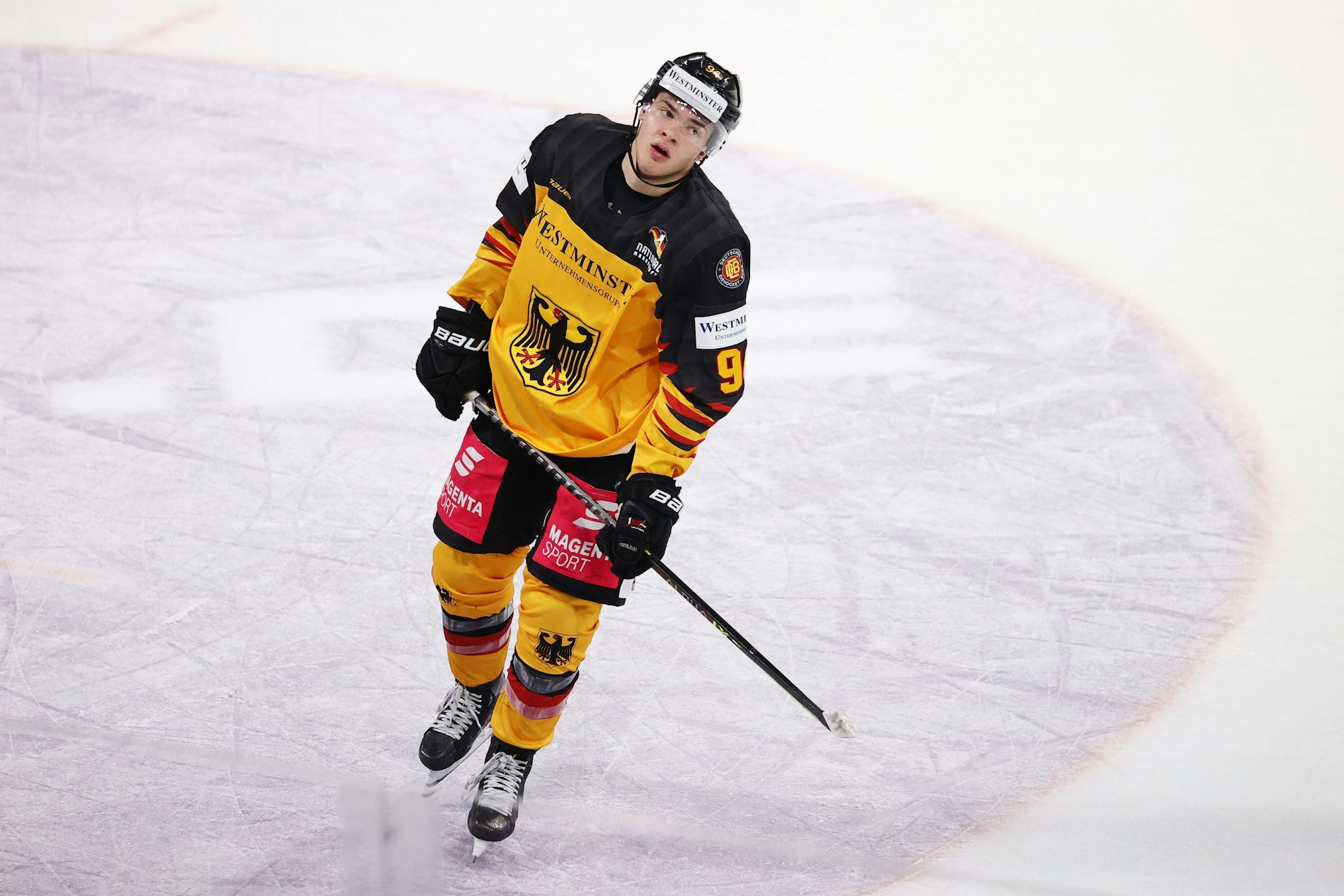 Eishockey-Talent John-Jason Peterka beim Nationalmannschaftsspiel gegen Tschechien.