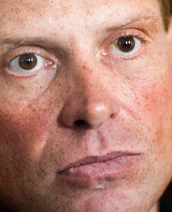 Ex-Radsportler Jan Ullrich ist bei seiner Gerichtsverhandlung im Rathaus von Weinfelden sichtlich angespannt.