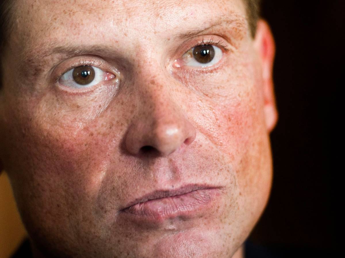 Ex-Radsportler Jan Ullrich ist bei seiner Gerichtsverhandlung im Rathaus von Weinfelden sichtlich angespannt.