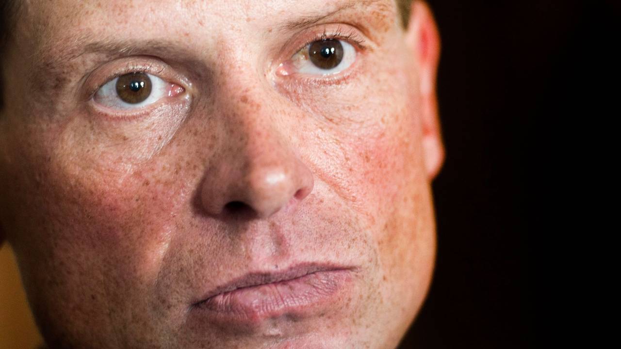 Ex-Radsportler Jan Ullrich ist bei seiner Gerichtsverhandlung im Rathaus von Weinfelden sichtlich angespannt.