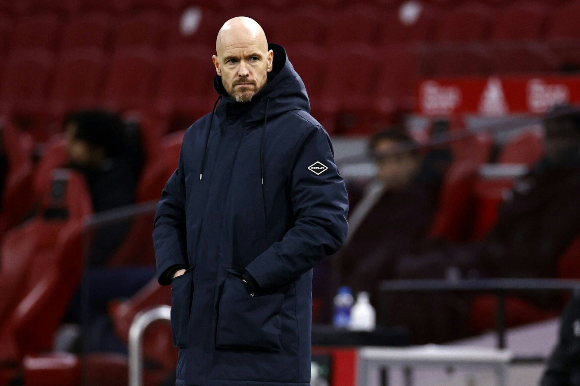 Erik ten Haag an der Seitenlinie für seinen derzeitigen Klub Ajax Amsterdam