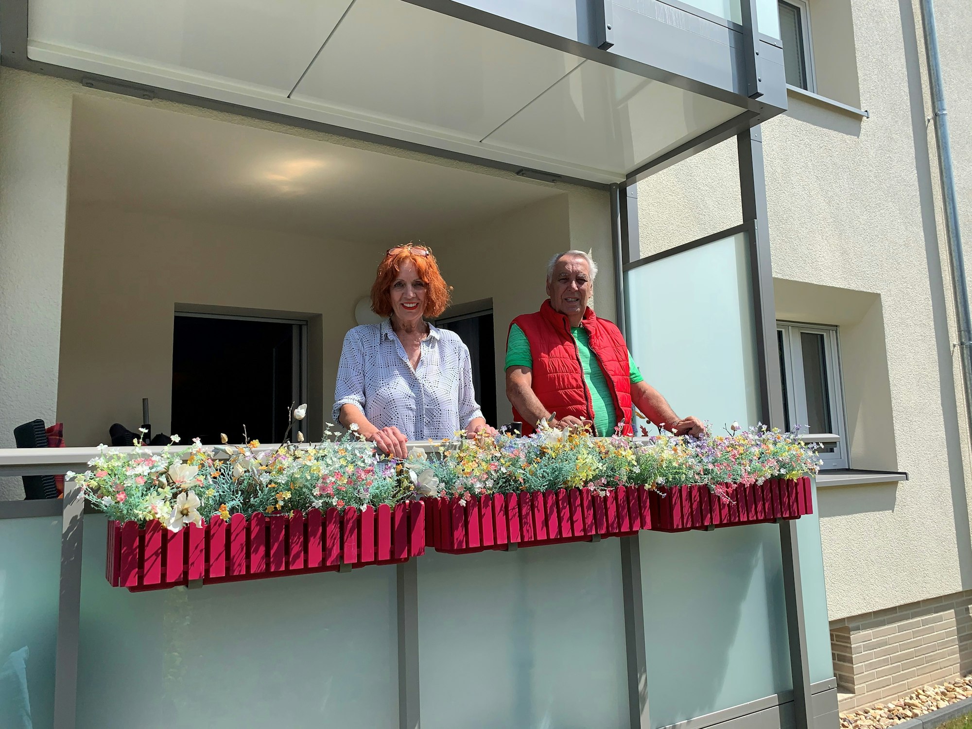 Annemie (l.) und Fred Fussbroich am 22. Juni 2020 auf dem Balkon ihrer Wohnung.