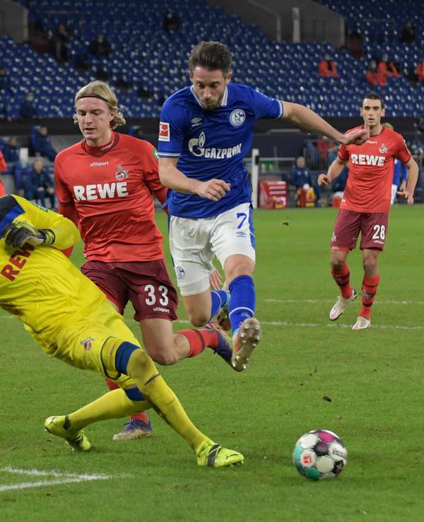 Mark Uth, Timo Horn und Sebastiaan Bornauw bei FC Schalke 04 gegen 1. FC Köln