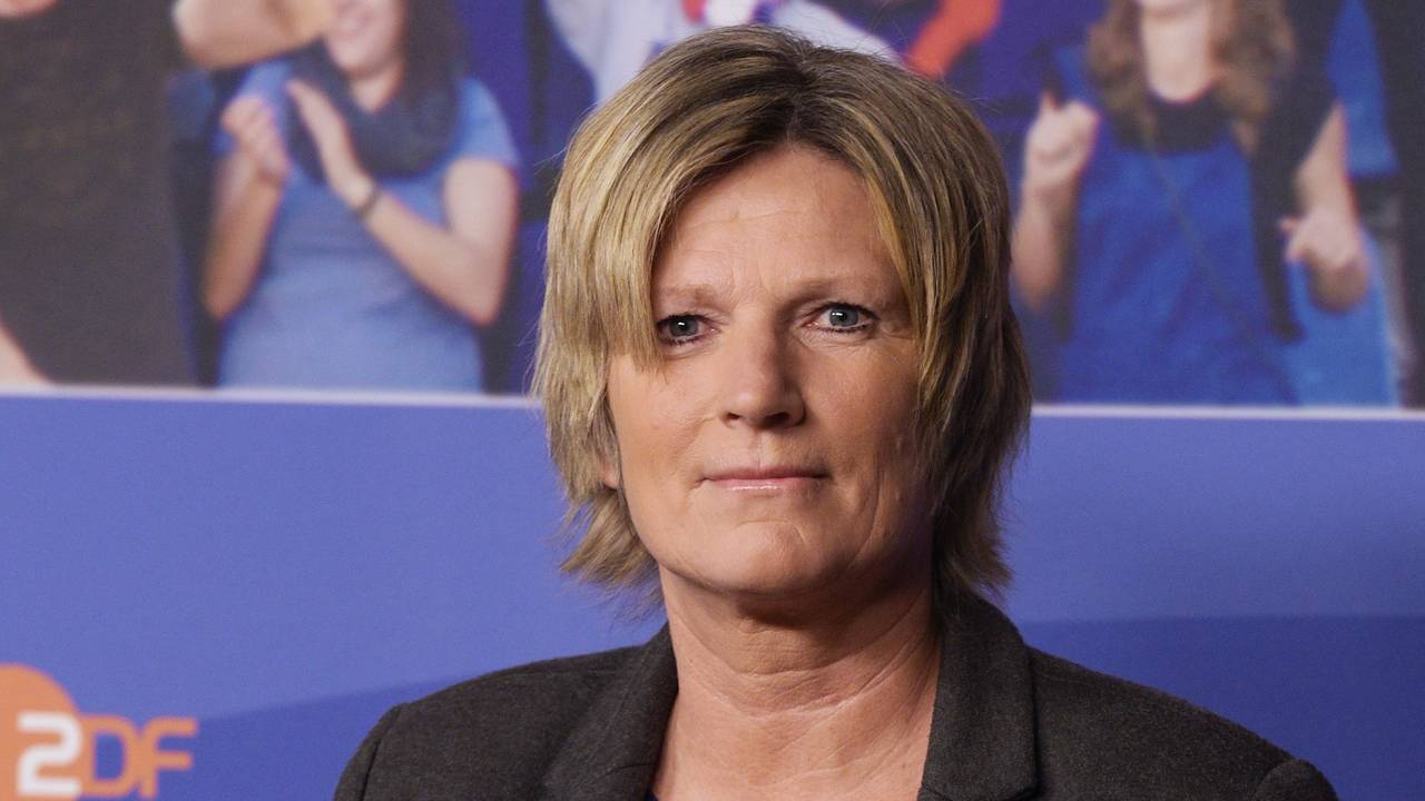 Die ZDF-Sportreporterin Claudia Neumann bei einer Pressekonferenz im April 2016.