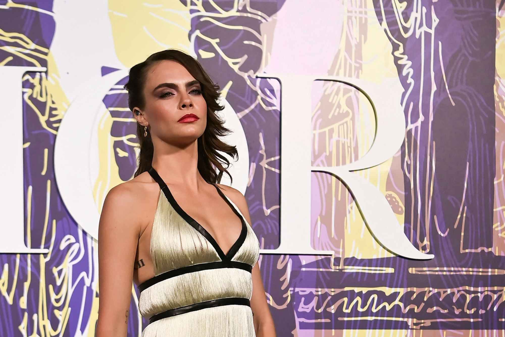 Cara Delevingne hat in ihrem Haus in Los Angeles einen Vagina-Tunnel.