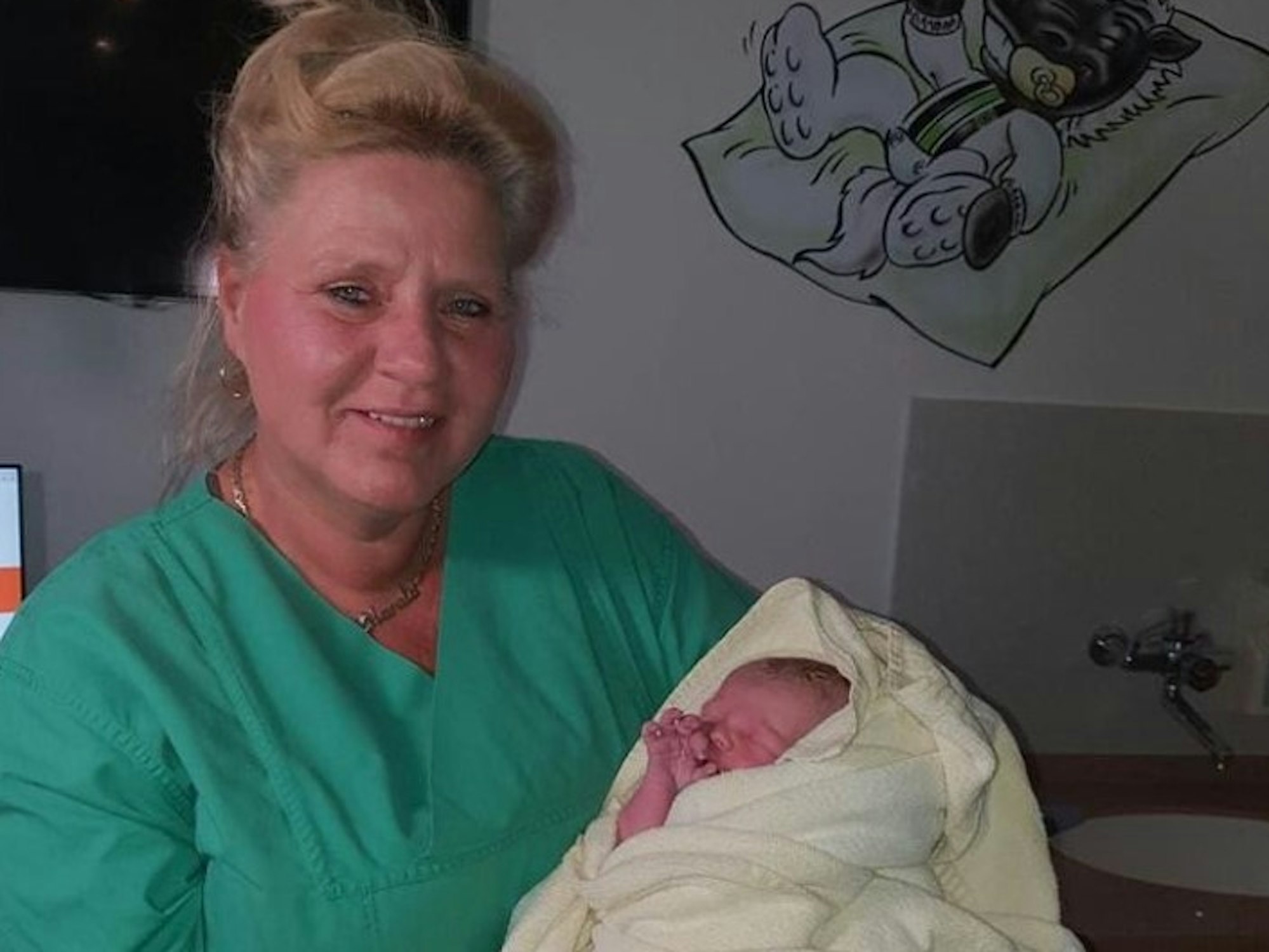 Dieses Foto postete Silvia Wollny am 21. Dezember 2020 auf ihrem Instagram-Account. Es zeigt sie mit einem ihrer mittlerweile 14 Enkelkinder auf dem Arm.