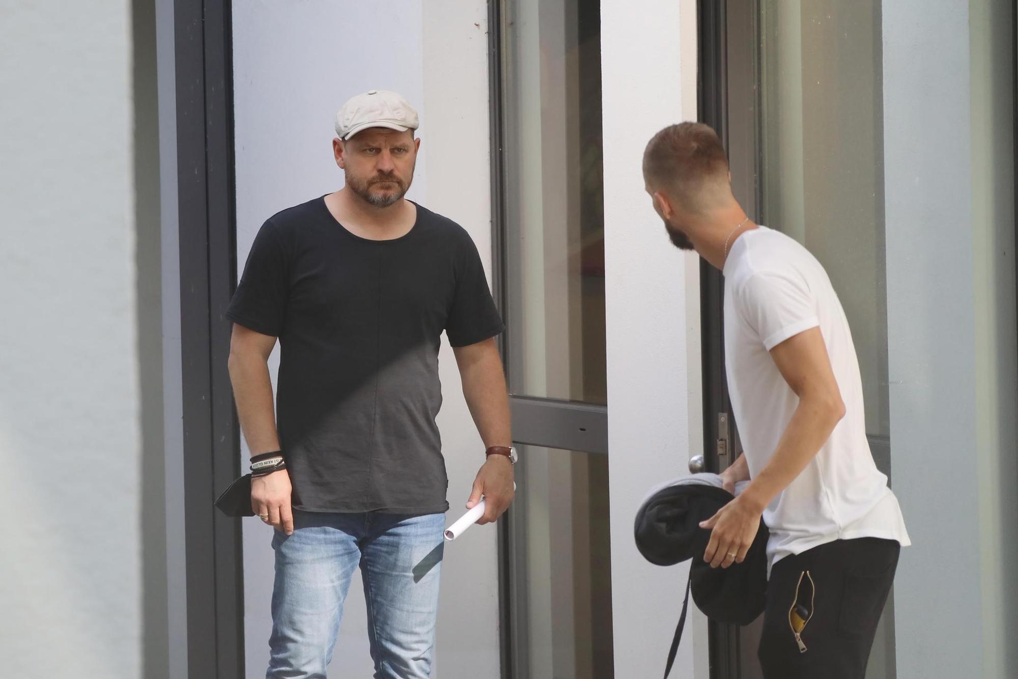 Steffen Baumgart und Dominick Drexler vom 1. FC Köln treffen sich am Geißbockheim.
