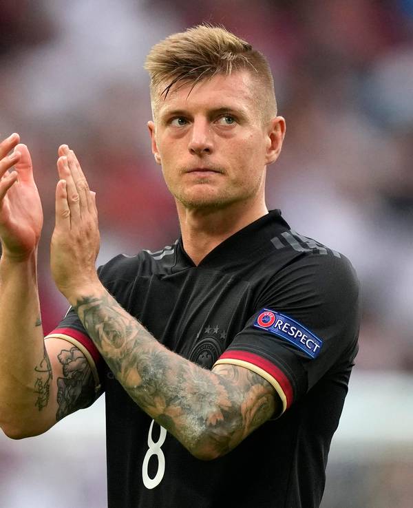 Toni Kroos am 29. Juni 2021 beim Spiel Deutschland – England bei der Europameisterschaft 2021.