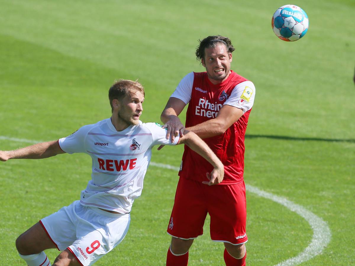 Marius Laux spielt beim 1. FC Köln gegen Sebastian Andersson.