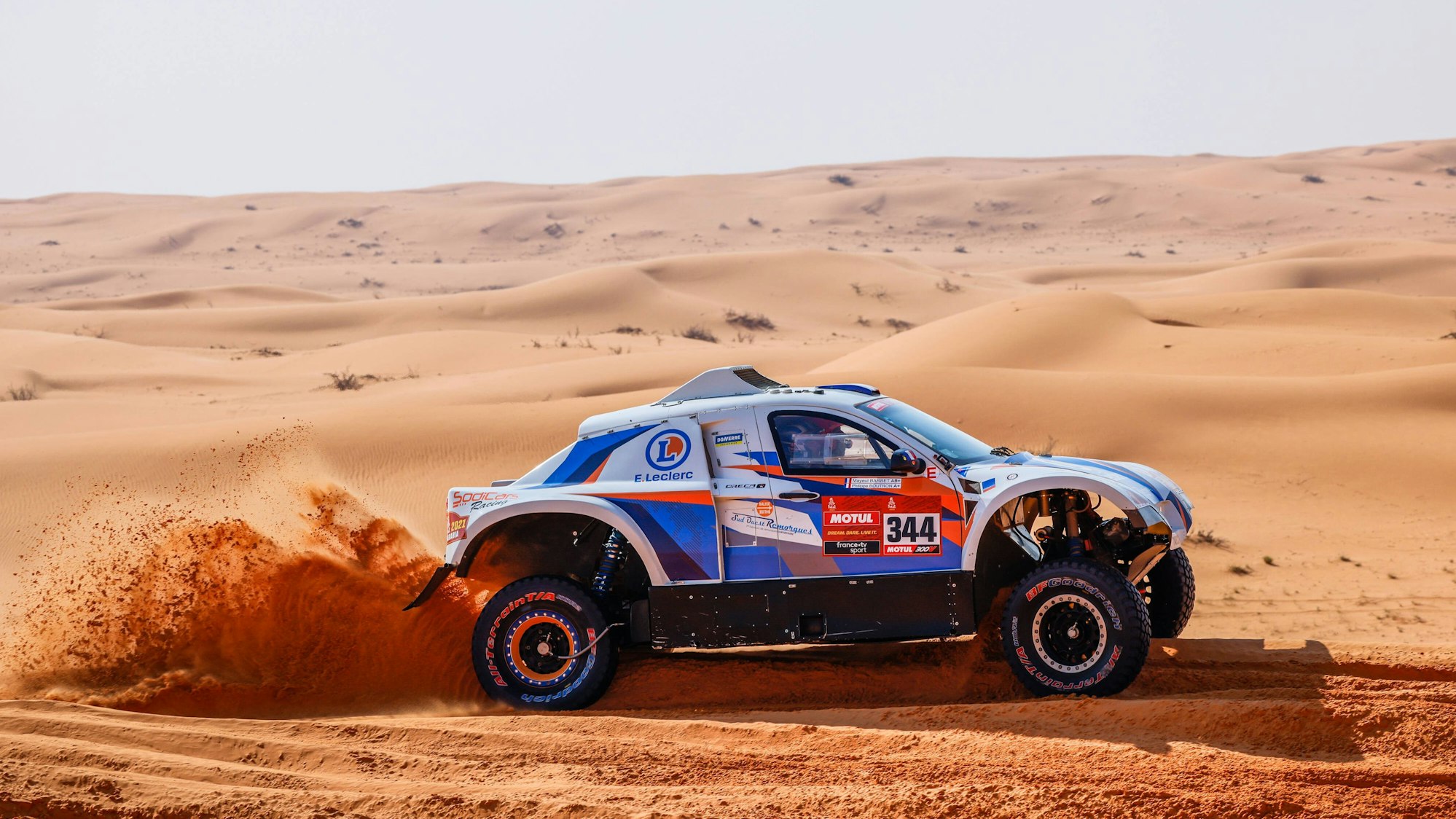 Rallye Dakar 2021: Fahrer Philippe Boutron flitzt durch die saudi-arabische Wüste.