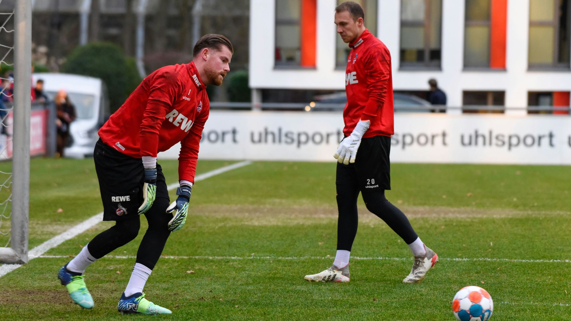 Timo Horn und Marvin Schwäbe trainieren beim 1. FC Koln.