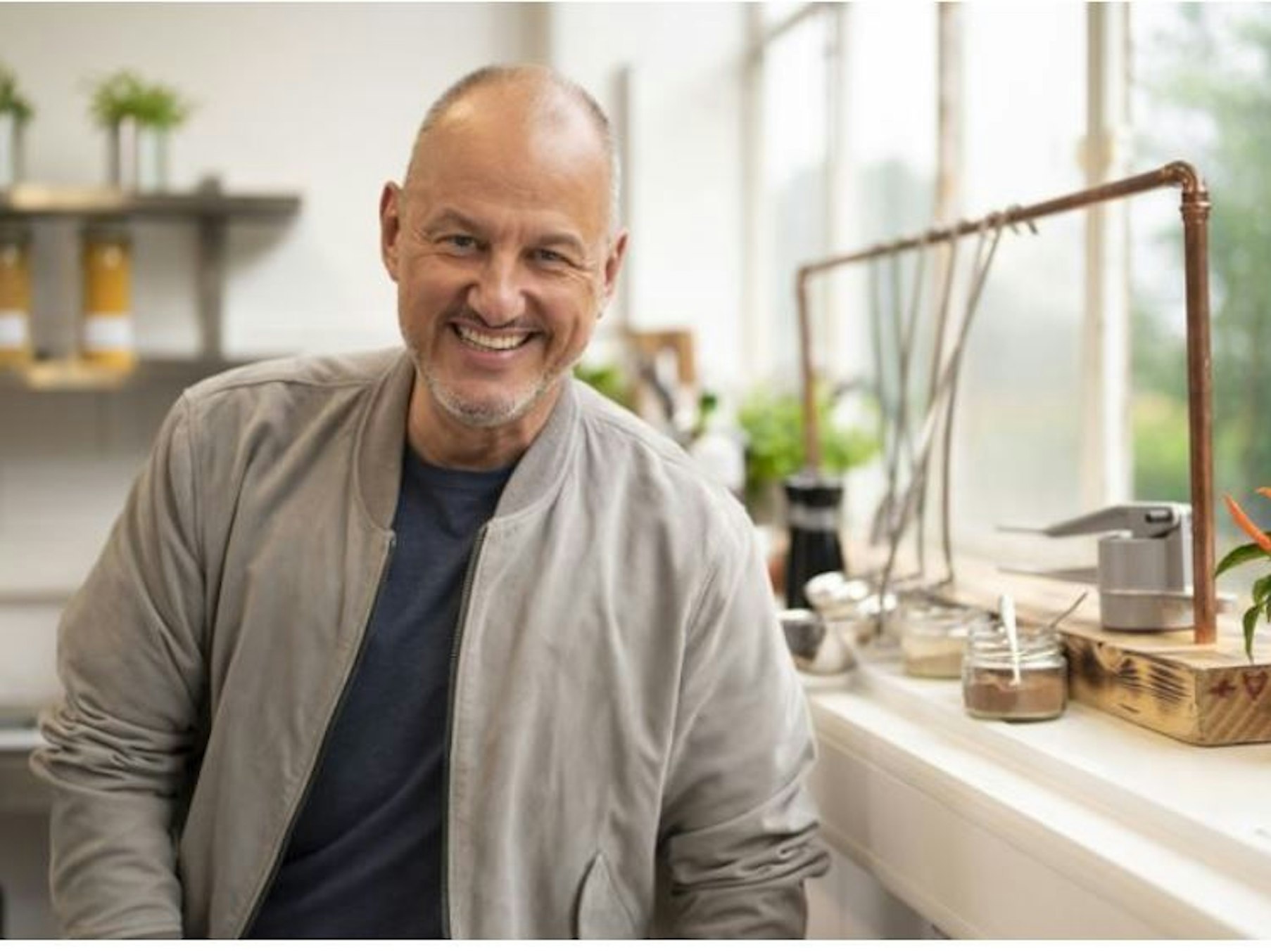 In seinem neuen Format "Rosins Heldenküche - Letzte Chance Traumjob" (donnerstags, ab 6. Januar, 20.15 Uhr, Kabel Eins) will Frank Rosin zehn - meist noch junge - Langzeitarbeitslose eine Ausbildung in der Spitzengastronomie verschaffen. Dafür gilt es, ziemlich dicke Bretter zu bohren.
© Kabel Eins / Willi Weber