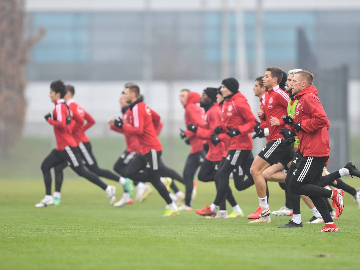 Fussball 2. Bundesliga: Vormittagstraining von Fortuna Duesseldorf am 06.12.2021 auf dem Trainingsgelaende an der Merkur-Spiel-Arena in Duesseldorf (Nordrhein-Westfalen). Rouwen Hennings. Foto: Frederic Scheidemann
Frederic Scheidemann
Niederkasseler Lohweg 34
40547 Duesseldorf
Mobil: 0173/6454952
E-Mail: info@scheidemann.photos
Web: www.scheidemann.photos
Bankverbindung:
ING DiBa
Inhaber: Frederic Scheidemann
IBan: DE76 5001 0517 5410 6776 45
BIC: INGDDEFF XXX
19% MwSt.
Steuernummer:
103/5194/2489