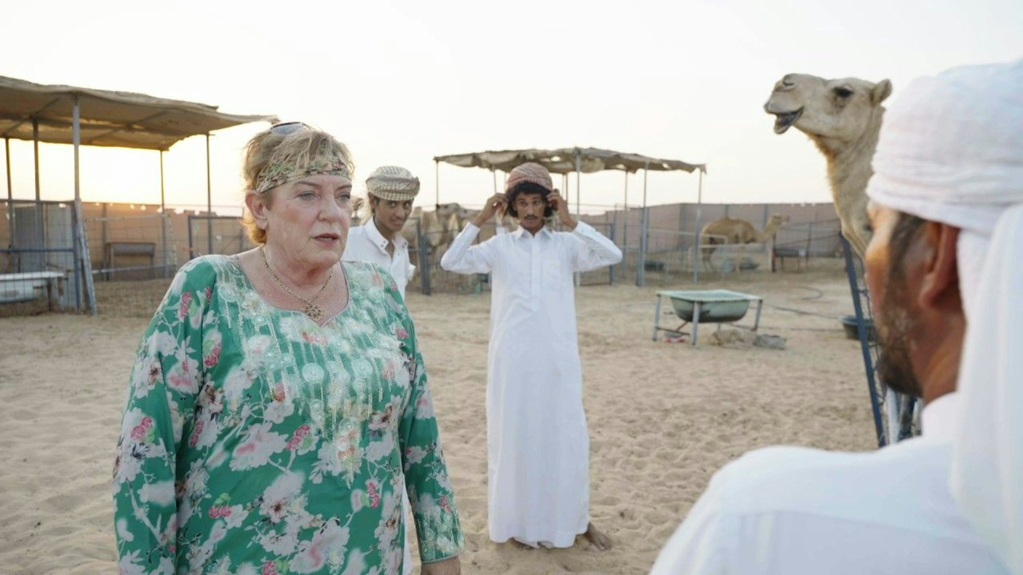 Ursula Musch, bekannt als Kamel-Uschi, sorgt sich um ihre Farm.