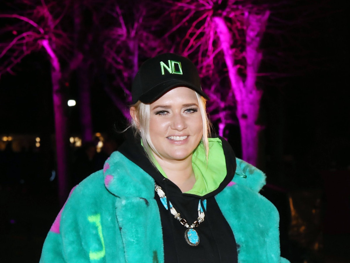 Sarah Knappik bei der Winter-Eröffnung in einem Berliner Tierpark.