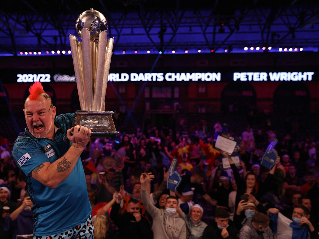 Schottlands Peter Wright feiert den Sieg im WM-Finale.