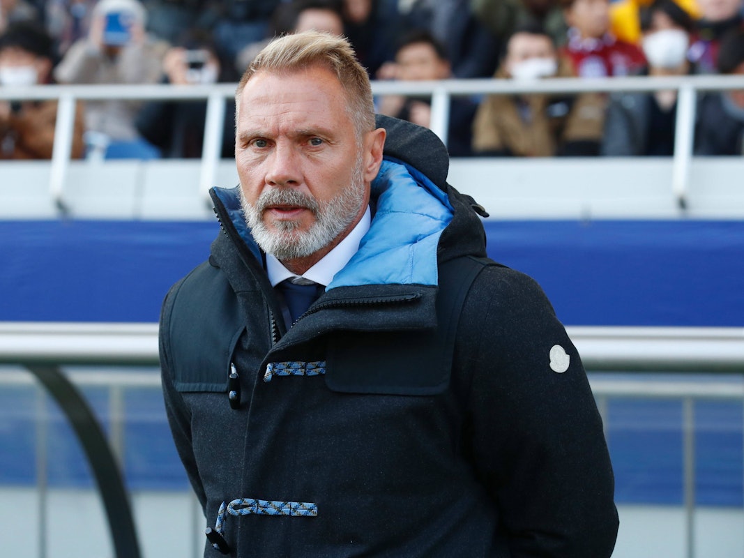 Thorsten Fink als Trainer von Vissel Kobe.