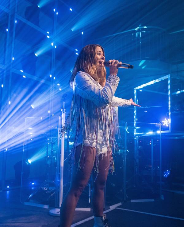 Vanessa Mai, Sängerin, tritt im Gruenspan im Rahmen ihrer Teaser Show-Tour für ihr neues Album "Für immer" auf.