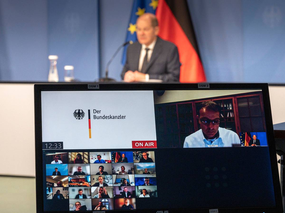 Der Corona-Expertenrat, hier bei einer virtuellen Sitzung am 14. Dezember 2021 mit Bundeskanzler Olaf Scholz, trifft sich zu ersten Beratungen im neuen Jahr.
