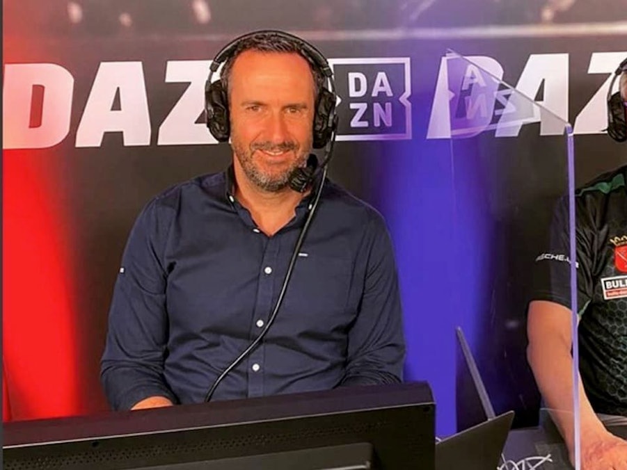 Tomas „Shorty“ Seyler mit Elmar Paulke in der DAZN-Kommentatorenbox.