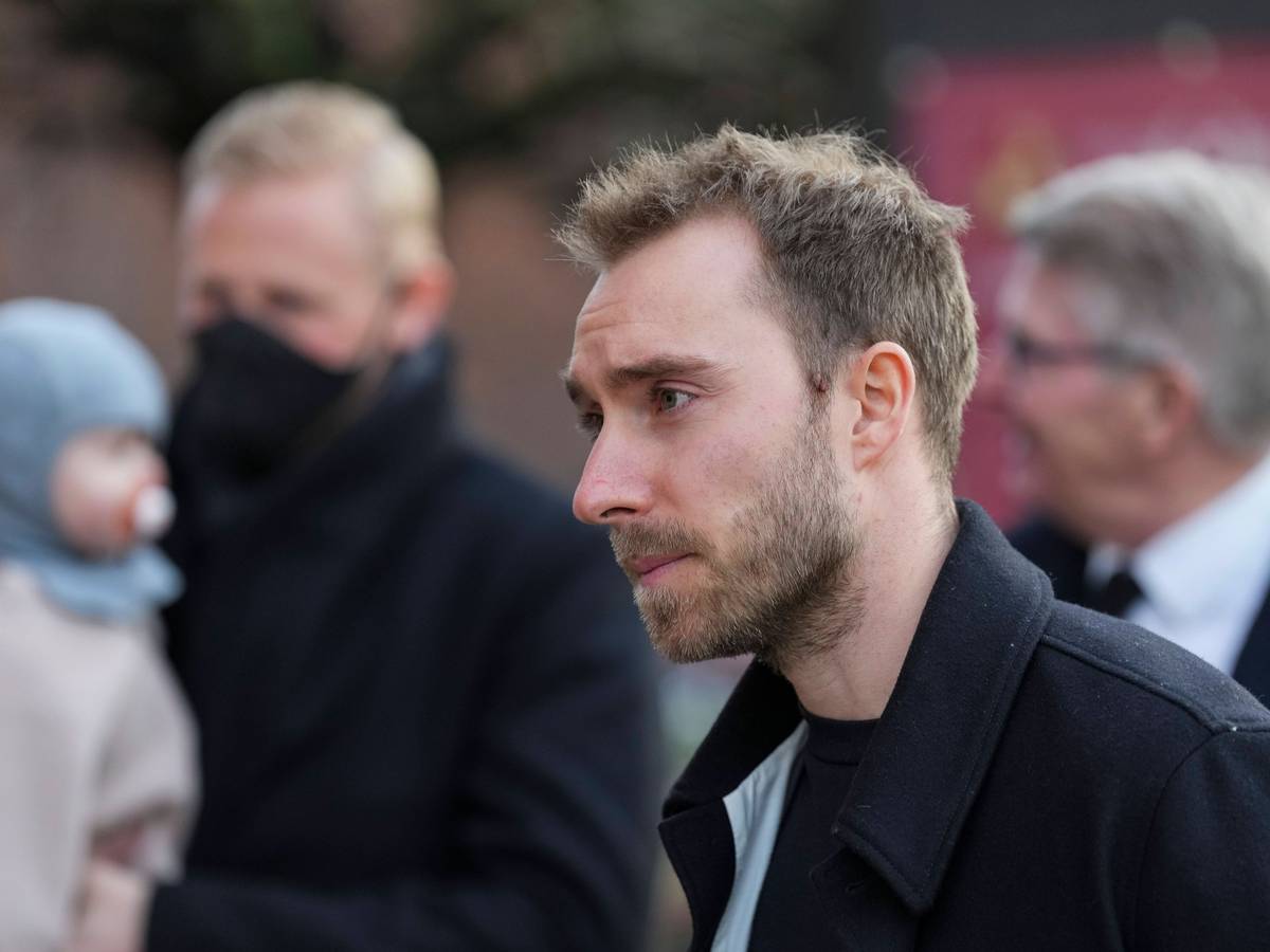 Christian Eriksen schaut besorgt.