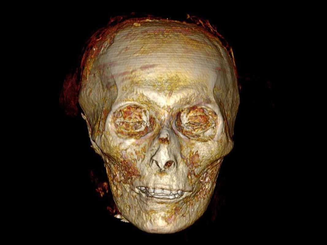 Dieses undatierte Foto zeigt einen CT-Scan des Amenhotep-Sarkophags. Der perfekt eingewickelte mumifizierte Körper des ägyptischen Pharaos Amenhotep I. wird zum ersten Mal seit Jahrhunderten ausgestellt, nachdem er mit Hightech-Scannern im Ägyptischen Museum in Kairo digital «ausgepackt» wurde. +++ dpa-Bildfunk +++
