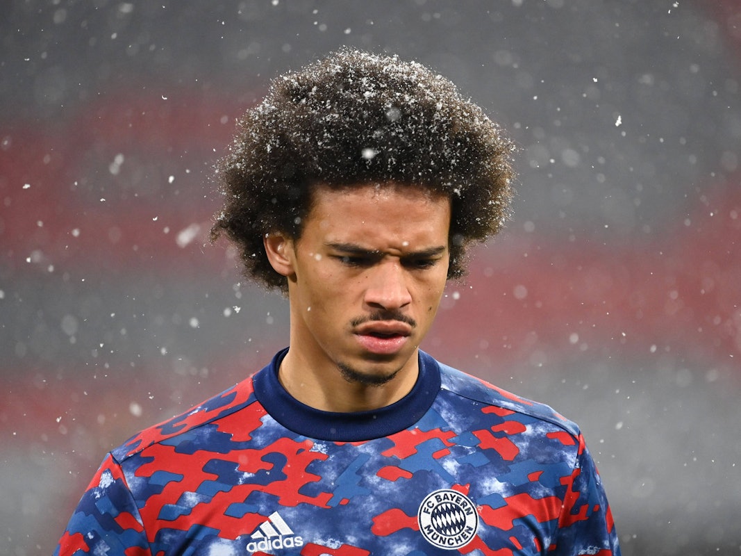 Leroy Sané vom FC Bayern München beim Aufwärmen vor dem Spiel.